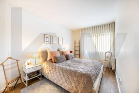 Apartamento T3 zona da Cooperativa dos Arquitetos -  completamente renovado em Aldoar 