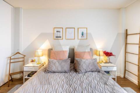 Apartamento T3 zona da Cooperativa dos Arquitetos -  completamente renovado em Aldoar 