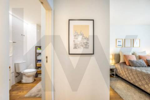 Apartamento T3 zona da Cooperativa dos Arquitetos -  completamente renovado em Aldoar 