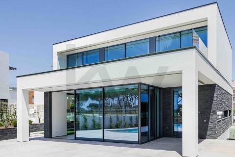 Venda moradia V5 de luxo em zona premium de Vilamoura (Algarve, Portugal)
