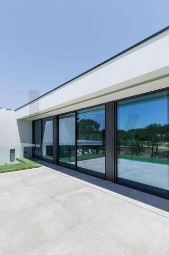 Venda moradia V5 de luxo em zona premium de Vilamoura (Algarve, Portugal)