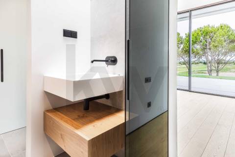 Venda moradia V5 de luxo em zona premium de Vilamoura (Algarve, Portugal)