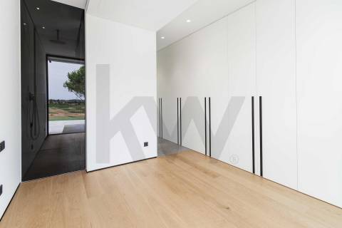 Venda moradia V5 de luxo em zona premium de Vilamoura (Algarve, Portugal)