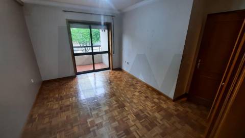 T3+1 à Venda em Rio Tinto – Junto ao Metro da Levada | 279.000€