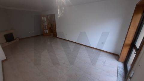 T3+1 à Venda em Rio Tinto – Junto ao Metro da Levada | 279.000€