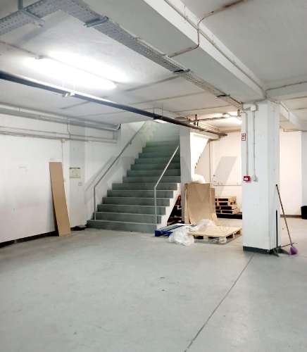 Loja com armazém e estacionamento no centro de Leça da Palmeira – Comércio, Serviços ou Restauração 