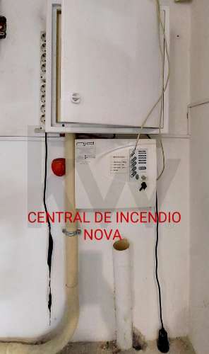 Loja com armazém e estacionamento no centro de Leça da Palmeira – Comércio, Serviços ou Restauração 