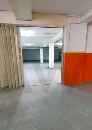 Loja com armazém e estacionamento no centro de Leça da Palmeira – Comércio, Serviços ou Restauração 