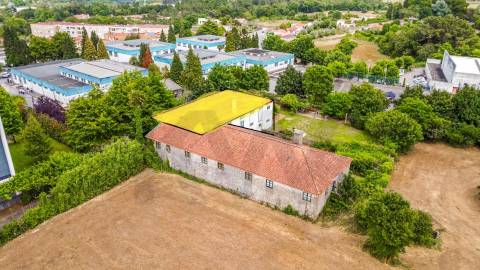 Quinta com História em Barcelinhos – Moradia T3 e Terreno