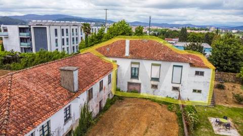 Quinta com História em Barcelinhos – Moradia T3 e Terreno