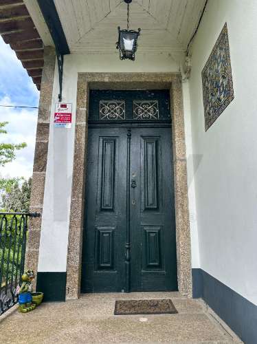 Quinta com História em Barcelinhos – Moradia T3 e Terreno