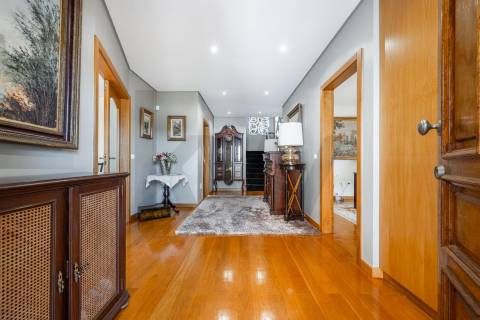 Glamorosa Moradia T4+1 com piscina – Vista Rio Douro