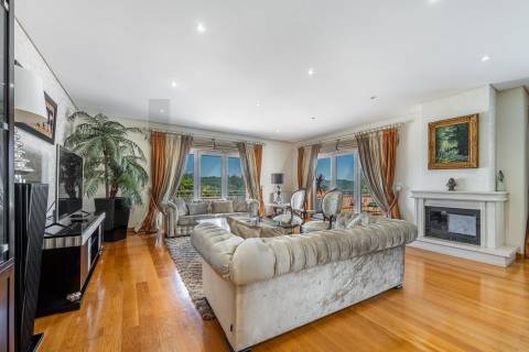 Glamorosa Moradia T4+1 com piscina – Vista Rio Douro