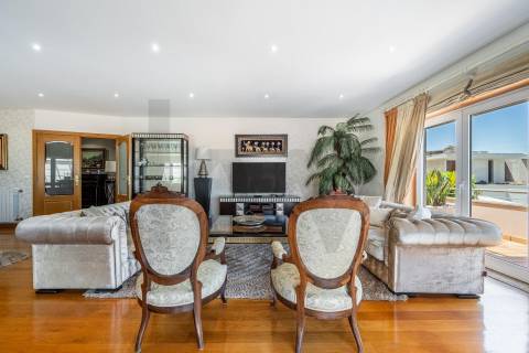 Glamorosa Moradia T4+1 com piscina – Vista Rio Douro