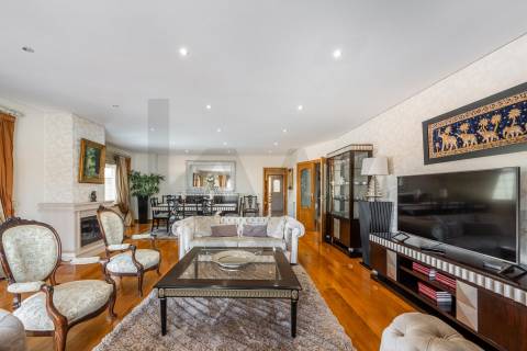 Glamorosa Moradia T4+1 com piscina – Vista Rio Douro