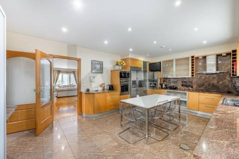 Glamorosa Moradia T4+1 com piscina – Vista Rio Douro