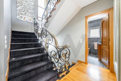 Glamorosa Moradia T4+1 com piscina – Vista Rio Douro