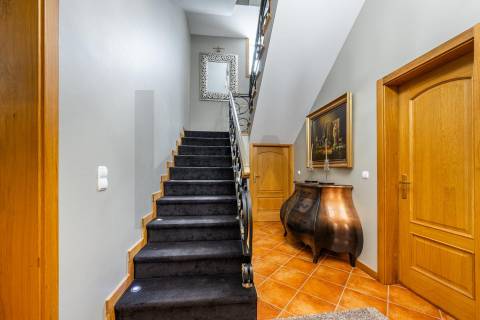 Glamorosa Moradia T4+1 com piscina – Vista Rio Douro