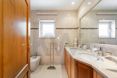 Glamorosa Moradia T4+1 com piscina – Vista Rio Douro