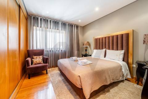 Glamorosa Moradia T4+1 com piscina – Vista Rio Douro