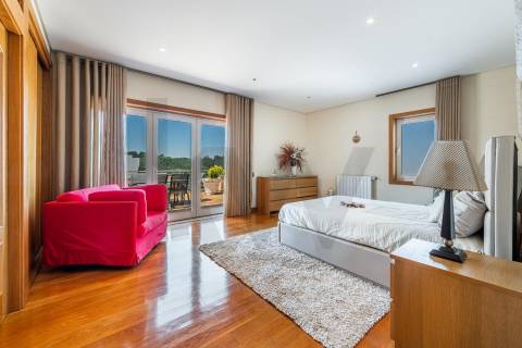 Glamorosa Moradia T4+1 com piscina – Vista Rio Douro