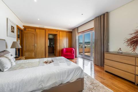 Glamorosa Moradia T4+1 com piscina – Vista Rio Douro