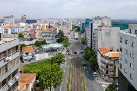 Apartamento T3, último andar junto ao (El corte Inglês) em Gaia 