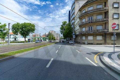 Apartamento T3, último andar junto ao (El corte Inglês) em Gaia 