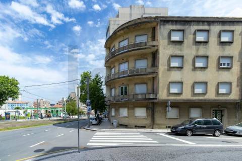 Apartamento T3, último andar junto ao (El corte Inglês) em Gaia 