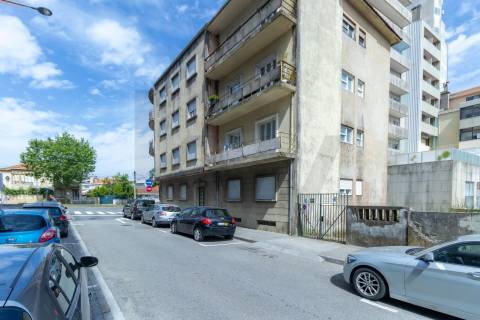 Apartamento T3, último andar junto ao (El corte Inglês) em Gaia 