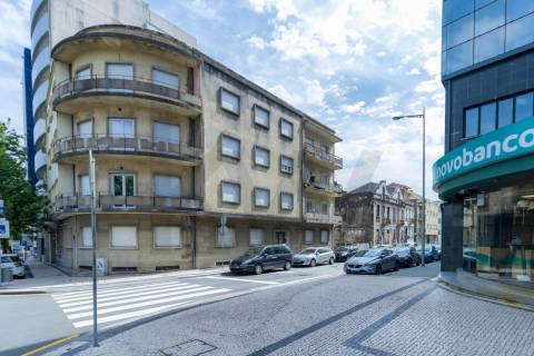 Apartamento T3, último andar junto ao (El corte Inglês) em Gaia 