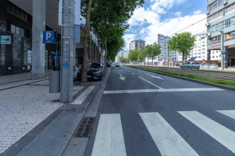 Apartamento T3, último andar junto ao (El corte Inglês) em Gaia 