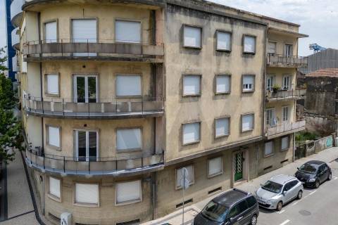 Apartamento T3, último andar junto ao (El corte Inglês) em Gaia 