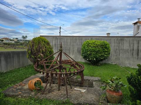 Moradia Térrea T3 em Bom Estado com Logradouro e Terreno – Rio de Moinhos, Alvelos – Barcelos