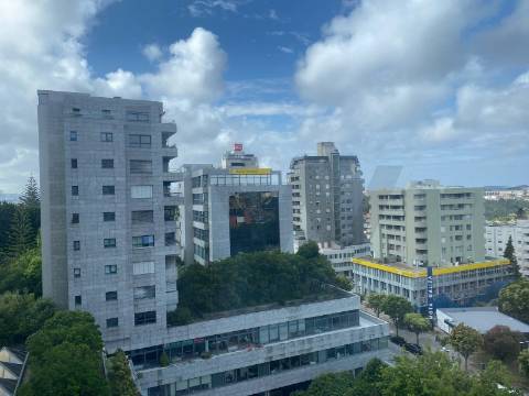 Apartamento T1 com lugar de garagem no exclusivo condomínio Les Palaces, Porto