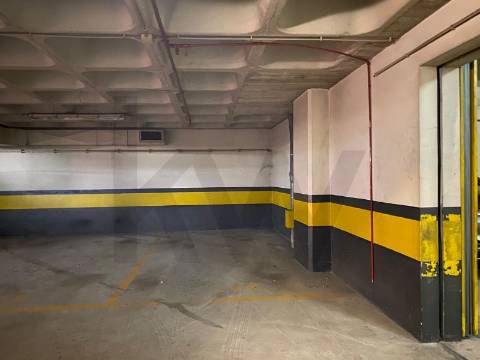 Apartamento T1 com lugar de garagem no exclusivo condomínio Les Palaces, Porto