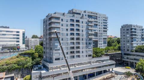 Apartamento T1 com lugar de garagem no exclusivo condomínio Les Palaces, Porto