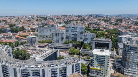 Apartamento T1 com lugar de garagem no exclusivo condomínio Les Palaces, Porto