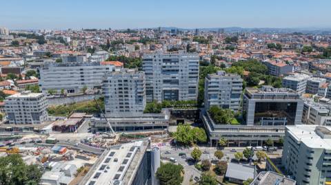 Apartamento T1 com lugar de garagem no exclusivo condomínio Les Palaces, Porto