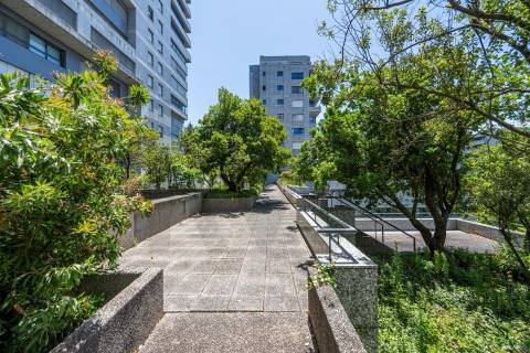 Apartamento T1 com lugar de garagem no exclusivo condomínio Les Palaces, Porto