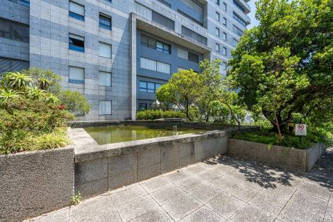 Apartamento T1 com lugar de garagem no exclusivo condomínio Les Palaces, Porto