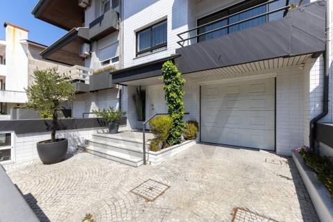 Excelente moradia T3 à Venda – Zona Premium das Antas