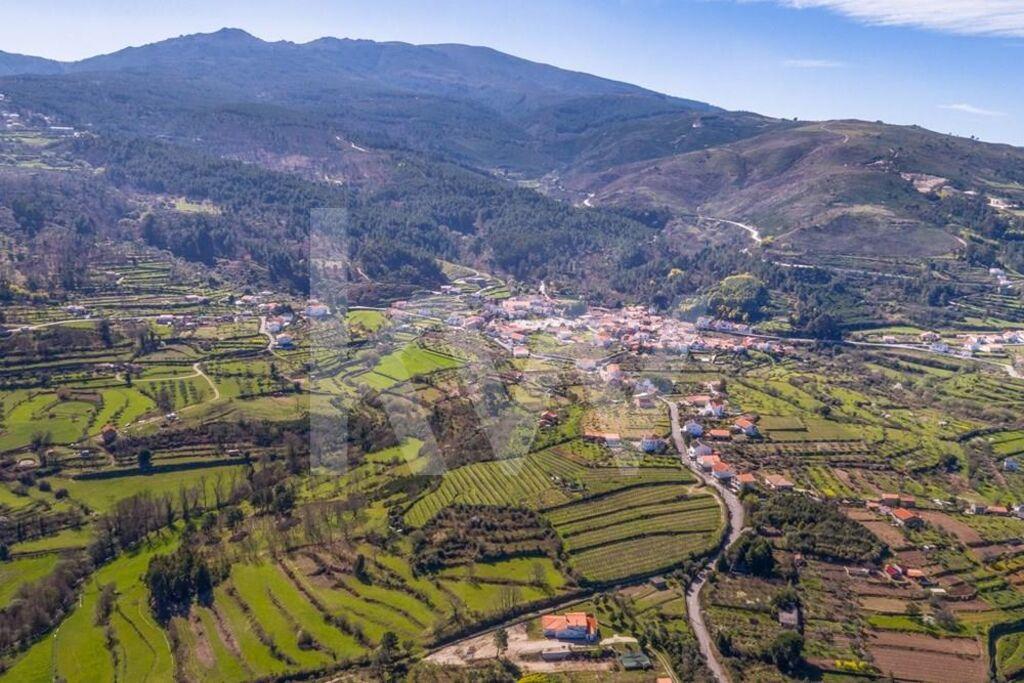 Terreno no Parque Natural da Serra da Estrela de 4,8 hectares