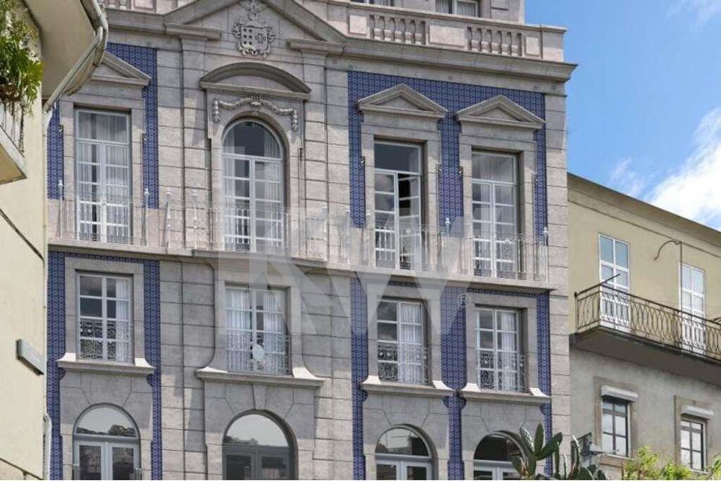 TownHouse T2 com varanda e jardim em Vila Nova de Gaia próximo à Ponte D. Luís e Jardim do Morro