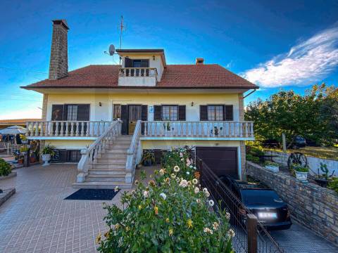 Moradia T5 em Quintas da Torre, Fundão