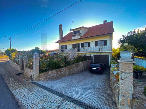 Moradia T5 em Quintas da Torre, Fundão