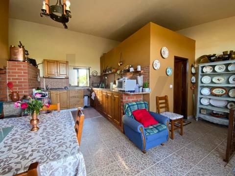 Moradia T5 em Quintas da Torre, Fundão