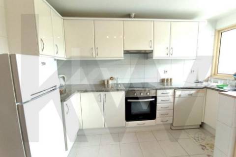 T0 Duplex, mobilado, com varandas, garagem e arrumos, na Boavista, ao lado do estádio do Bessa