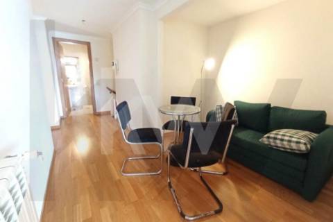 T0 Duplex, mobilado, com varandas, garagem e arrumos, na Boavista, ao lado do estádio do Bessa