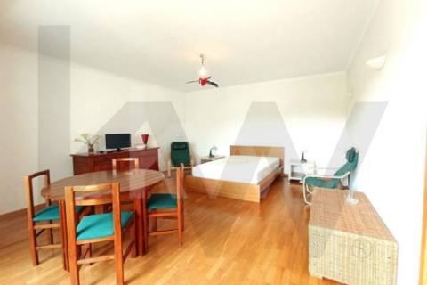 T0 Duplex, mobilado, com varandas, garagem e arrumos, na Boavista, ao lado do estádio do Bessa